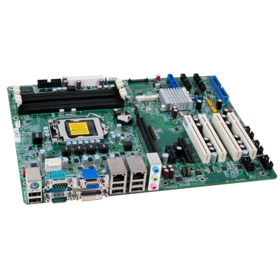 SB630-CRM Industrie-ATX Intel Q67 Core i3 i5 i7 mit 1 x PCIe[x16],[x4],[x1] & 4 x PCI-Steckplätzen (Schrägansicht)